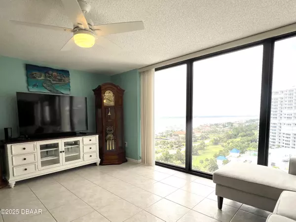 Daytona Beach, FL 32118,1 Oceans West BLVD #15B4