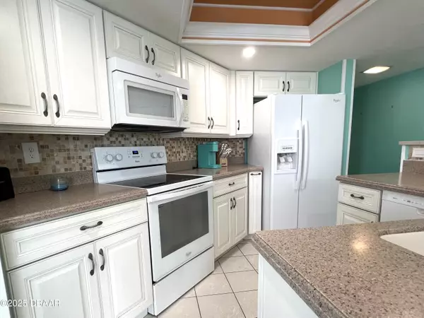 Daytona Beach, FL 32118,1 Oceans West BLVD #15B4