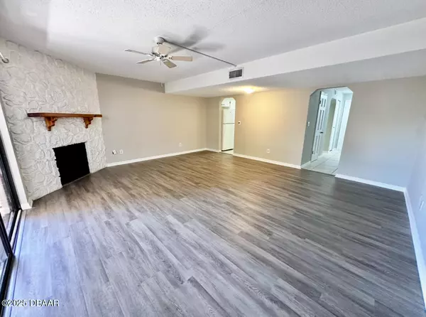South Daytona, FL 32119,2250 Palmetto AVE #J3