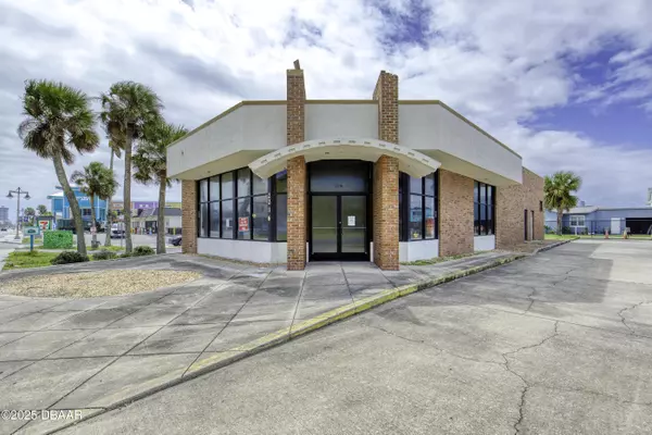 Daytona Beach, FL 32118,2216 Atlantic AVE