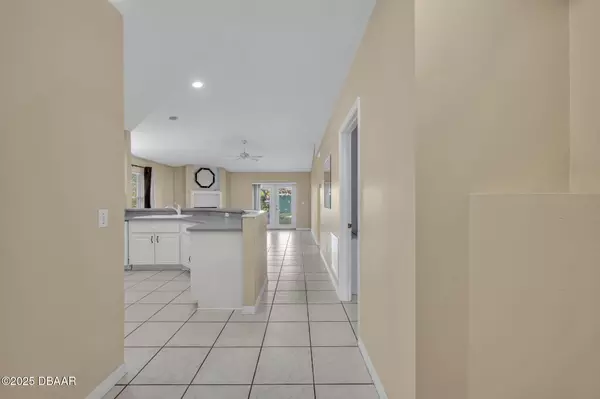 Daytona Beach, FL 32124,1470 Colin Kelly AVE