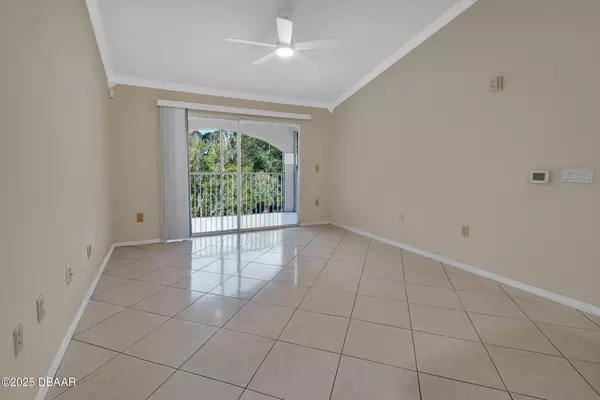 Port Orange, FL 32127,940 Village TRL #1-307