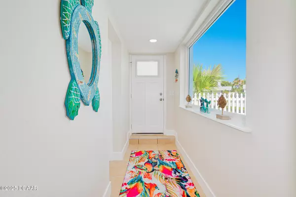 Ormond Beach, FL 32176,8 Hibiscus DR