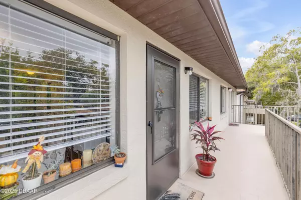 Daytona Beach, FL 32119,1601 Big Tree RD #807