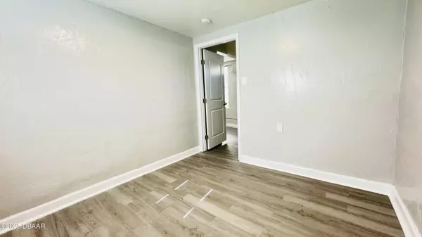 Daytona Beach, FL 32118,212 Glenview BLVD #214 Glenview #1