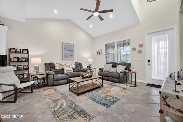 Daytona Beach, FL 32124,272 Pop Top LN