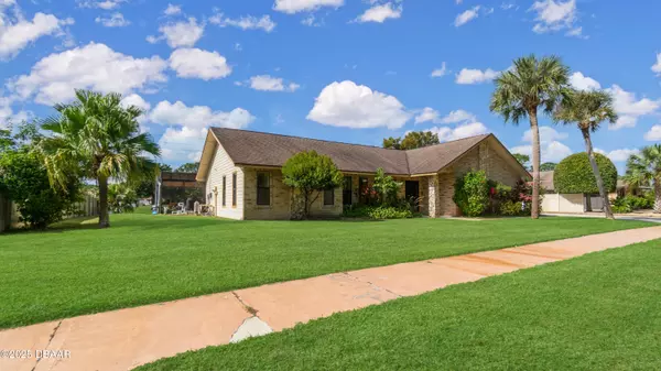 Daytona Beach, FL 32119,965 Pelican Bay DR