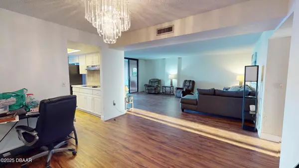 Daytona Beach, FL 32118,3003 Atlantic AVE #11A2