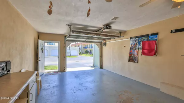 Ormond Beach, FL 32176,2820 Ocean Shore BLVD #8