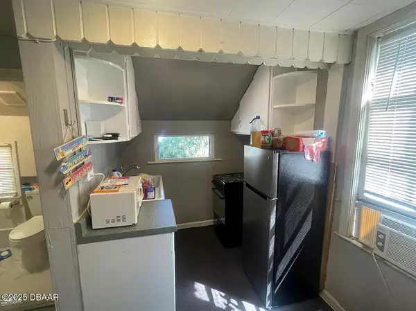 Daytona Beach, FL 32114,745 Palmetto AVE #1