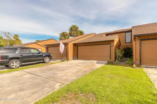 Daytona Beach, FL 32119,120 Lakewood Village CIR