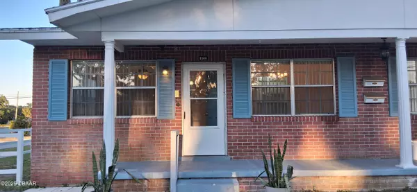 2165 Granada DR, South Daytona, FL 32119