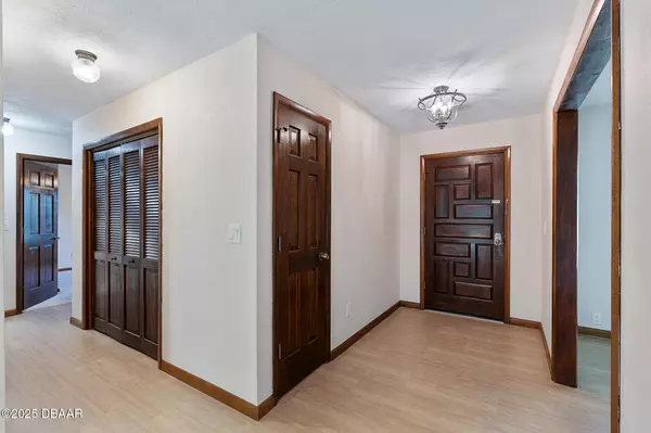 Daytona Beach, FL 32119,521 Pelican Bay DR