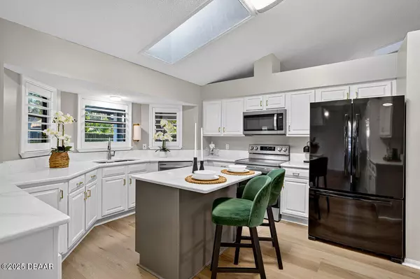 South Daytona, FL 32119,929 George Hecker DR