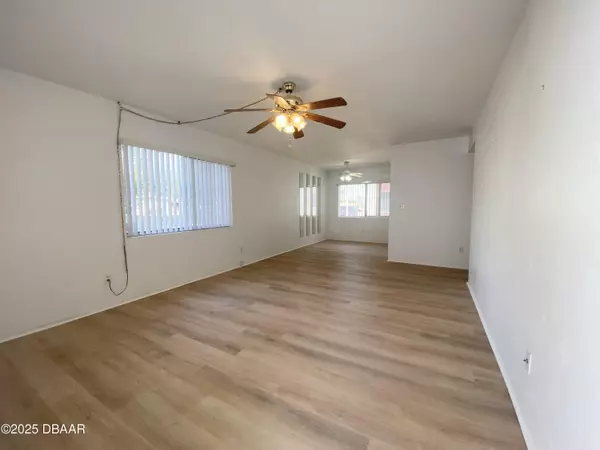 South Daytona, FL 32119,303 Ridge BLVD #1060