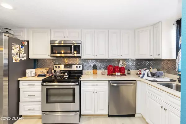 Daytona Beach, FL 32118,625 Halifax AVE #11