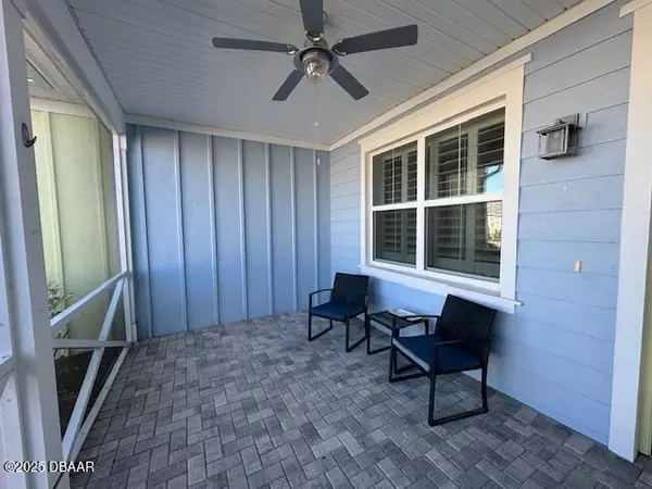 Daytona Beach, FL 32124,414 Parrot LN