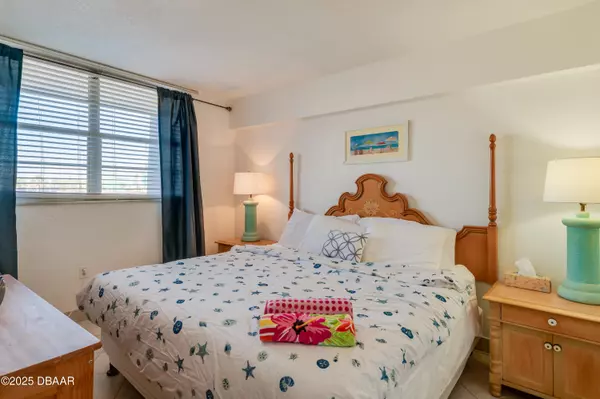 Daytona Beach Shores, FL 32118,2301 Atlantic AVE #210