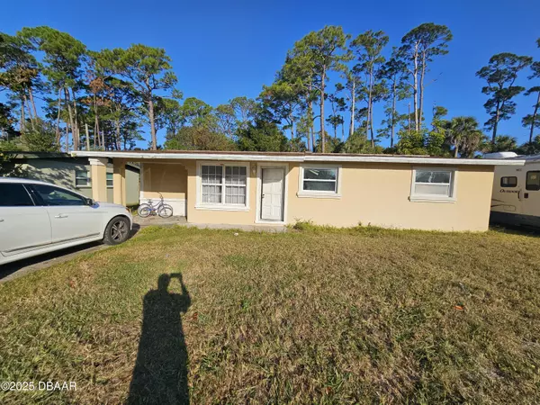 538 Brook CIR, South Daytona, FL 32119