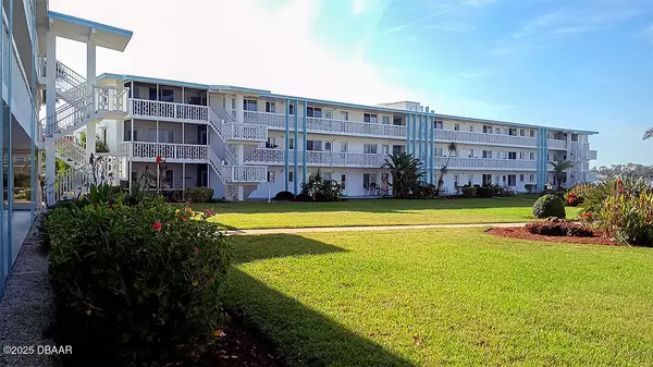 Daytona Beach, FL 32118,3009 Halifax AVE #33