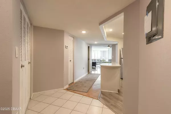 Daytona Beach, FL 32118,935 Halifax AVE #106