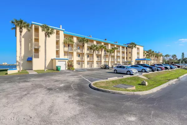 3131 Ridgewood AVE #101, South Daytona, FL 32119