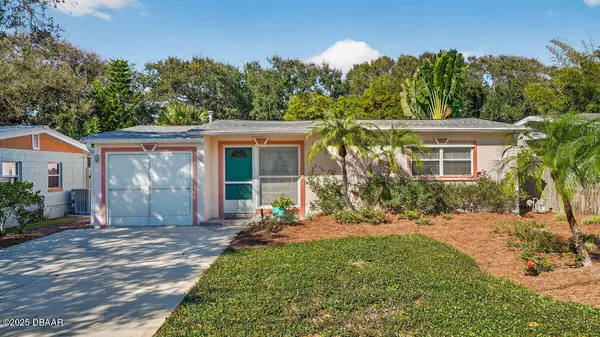 810 9th AVE, New Smyrna Beach, FL 32169
