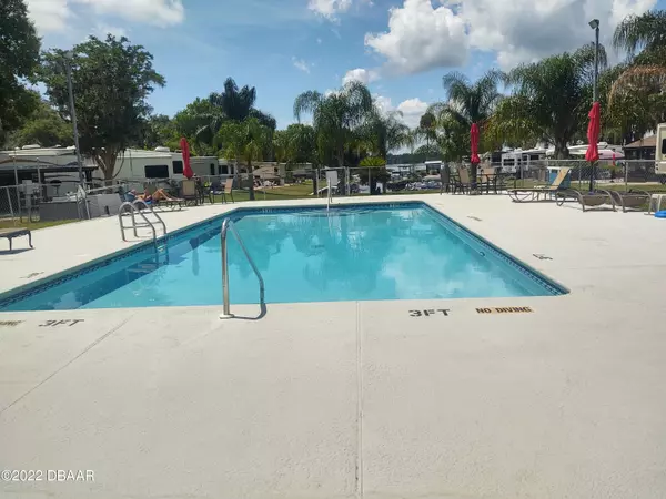 Welaka, FL 32193,1074 Front ST