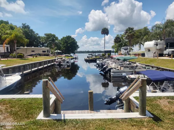 Welaka, FL 32193,1074 front lot #28 ST