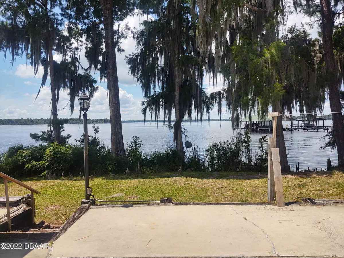 Welaka, FL 32193,1074 front lot #28 ST