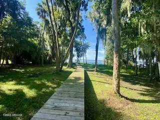 Welaka, FL 32193,109 Beechers Point DR