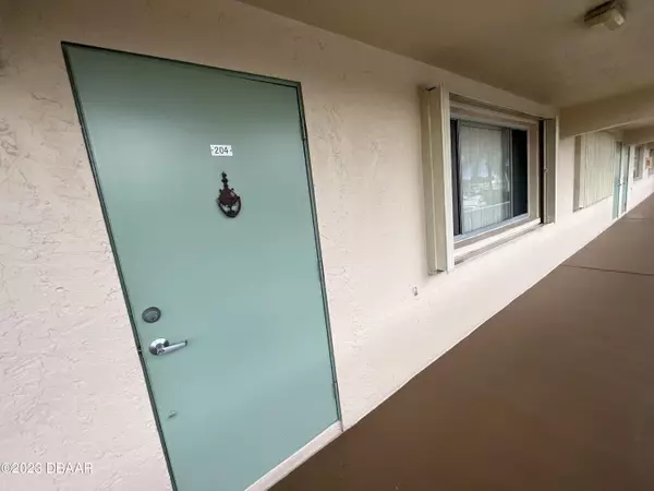 Palm Springs, FL 33461,700 Village Green CT