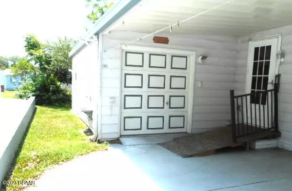 Lady Lake, FL 32159,806 St. Andrews BLVD