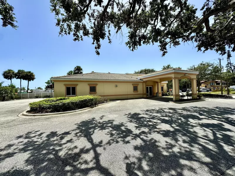 614 N Peninsula DR, Daytona Beach, FL 32118