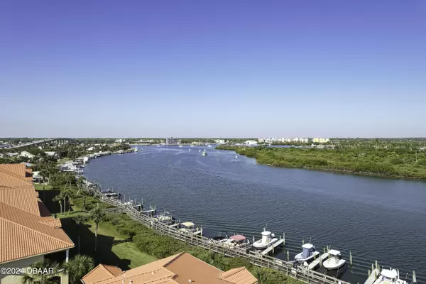 New Smyrna Beach, FL 32169,462 Bouchelle DR