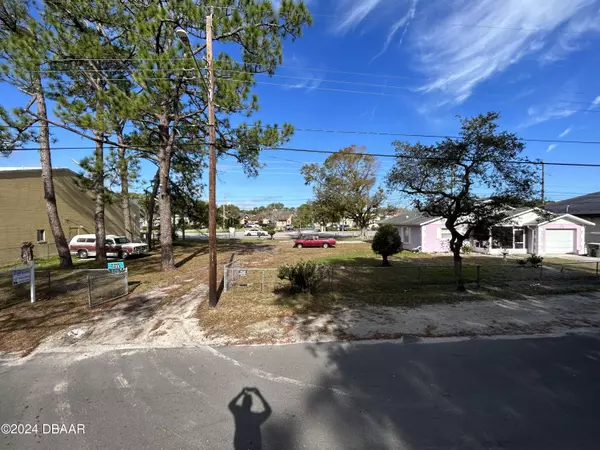 Daytona Beach, FL 32114,1604 Illinois ST