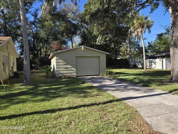 Holly Hill, FL 32117,124 Walker ST