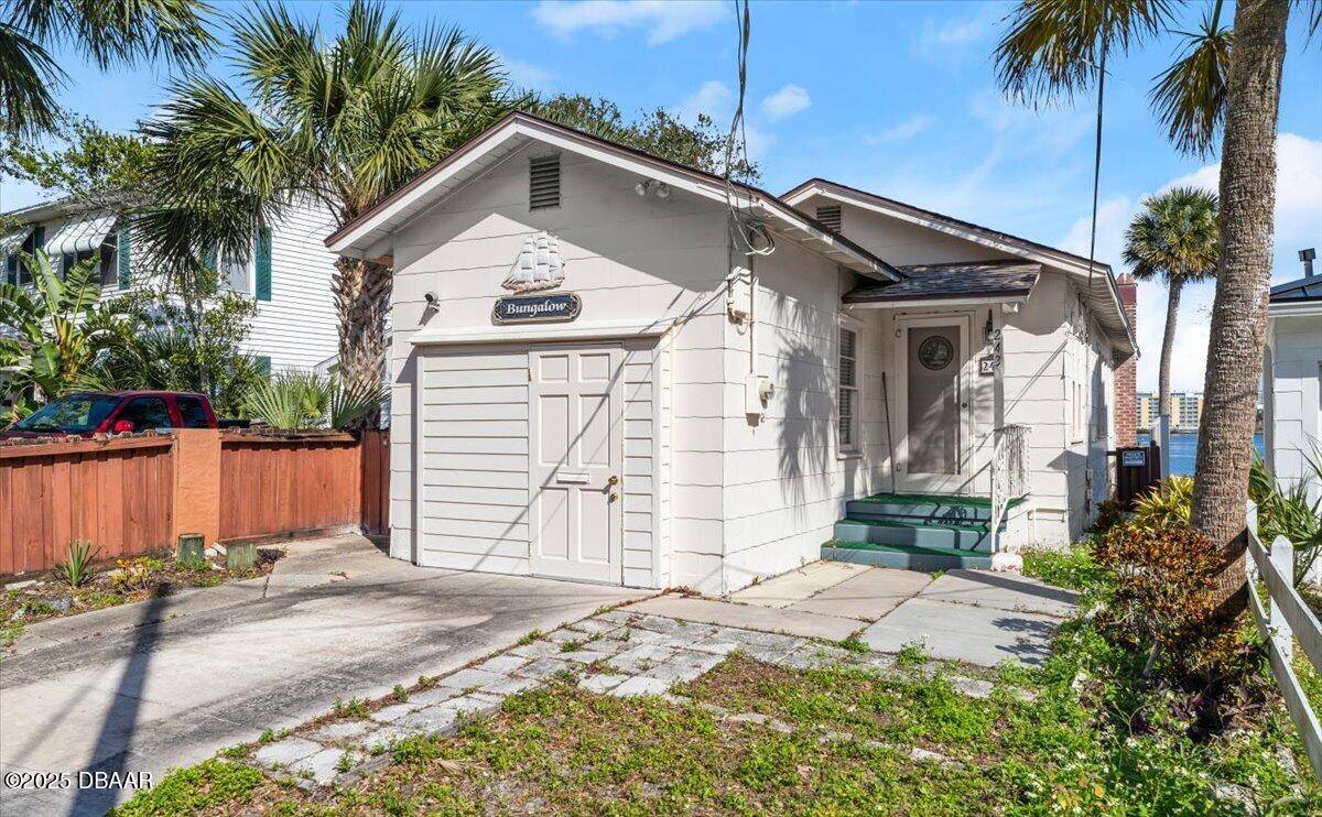 Daytona Beach, FL 32114,243 Lexington DR