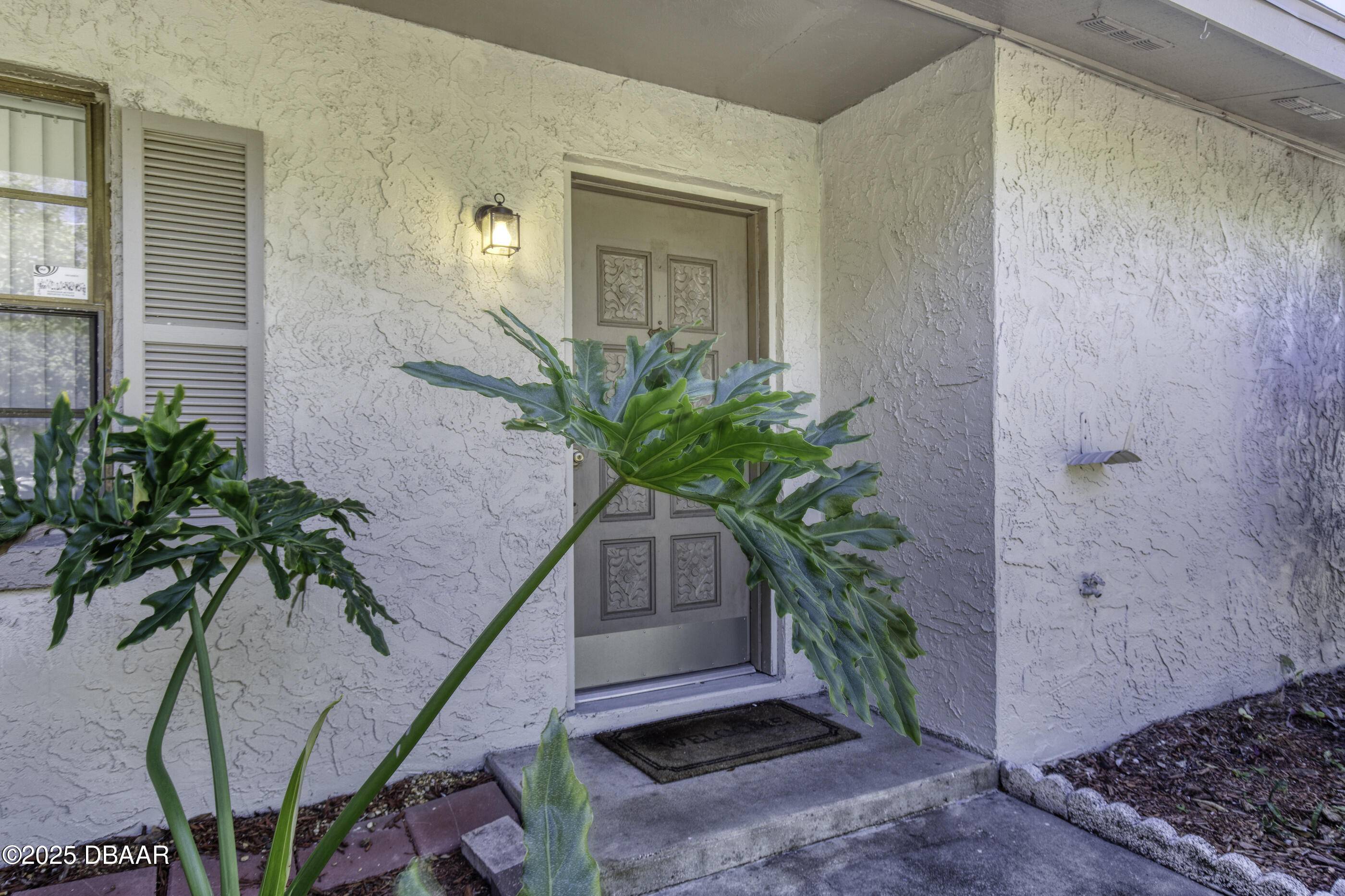 Daytona Beach, FL 32117,637 6th ST