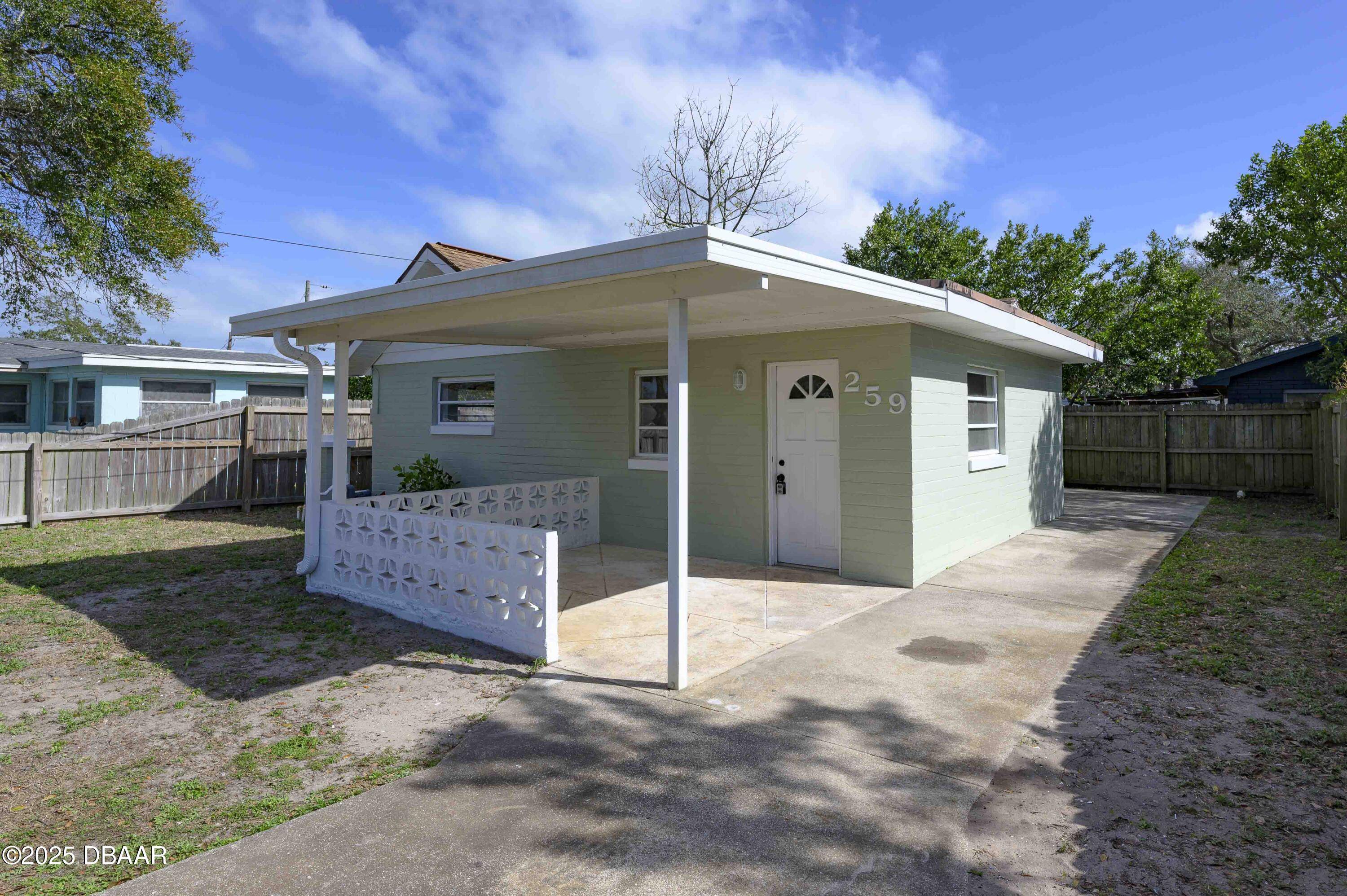 Daytona Beach, FL 32117,259 14th ST