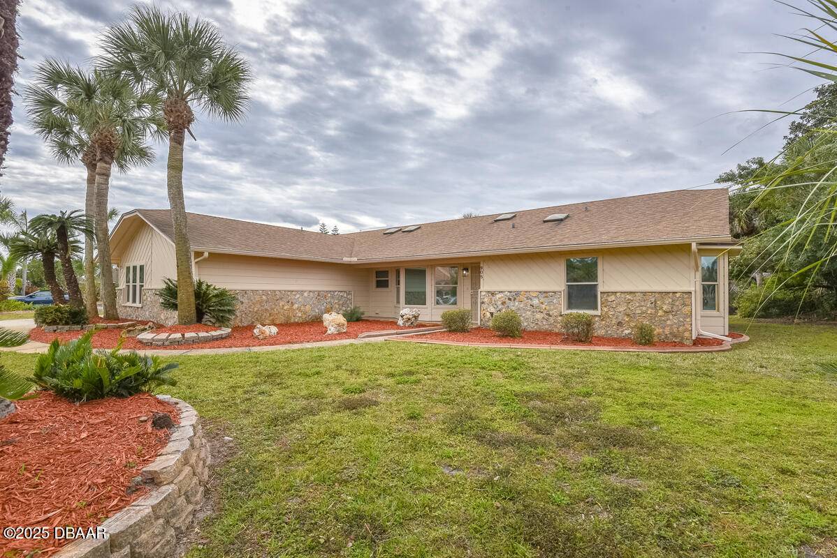Daytona Beach, FL 32119,905 Pelican Bay DR