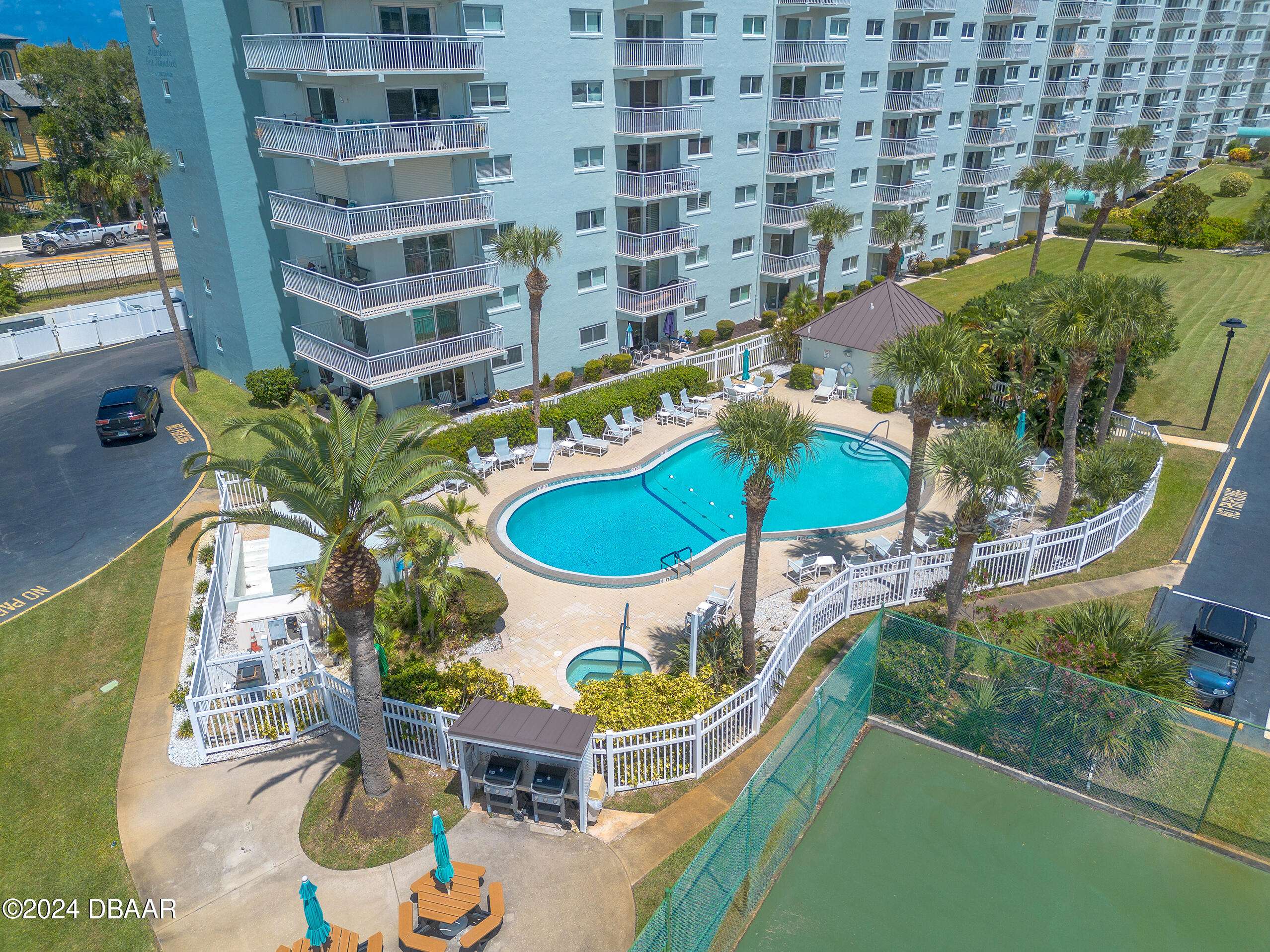 Daytona Beach, FL 32118,100 Silver Beach AVE