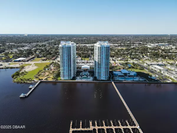 231 Riverside DR, Holly Hill, FL 32117