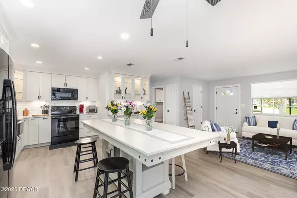 South Daytona, FL 32119,692 Gaslight DR