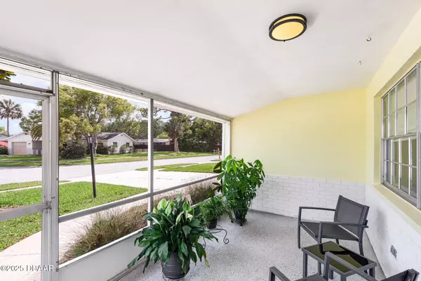 South Daytona, FL 32119,692 Gaslight DR