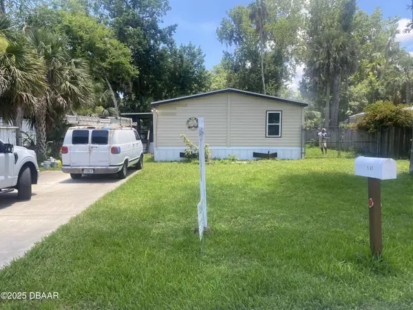 1047 Green Acres CIR N, South Daytona, FL 32119