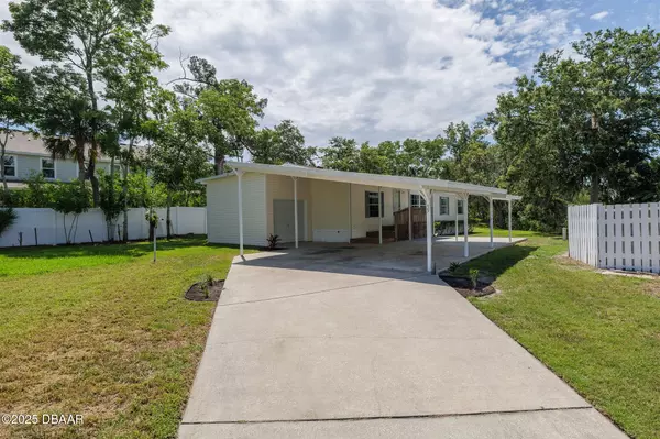 35 Cherrywood CT, South Daytona, FL 32119