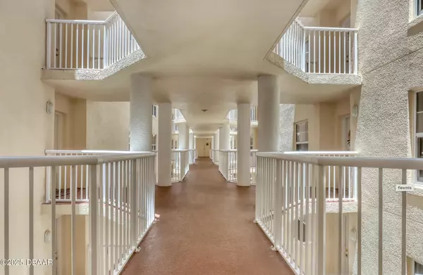 Ponce Inlet, FL 32127,4670 Links Village DR