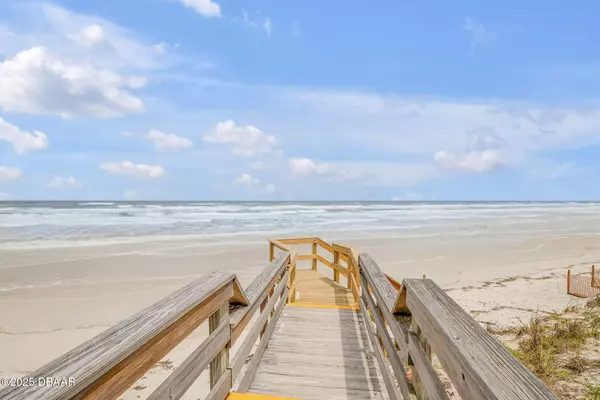 Ponce Inlet, FL 32127,4670 Links Village DR