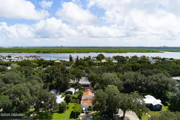 New Smyrna Beach, FL 32168,1413 Live Oak ST